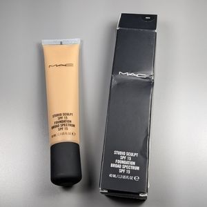 MAC NC35 Studio Sculpt Foundation SPF 15, NIB